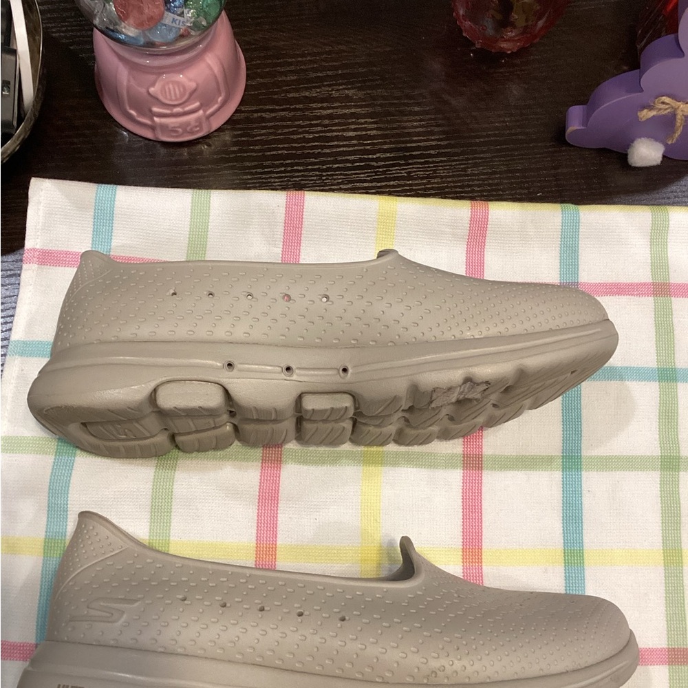 NWOT - Skechers Foamies Go Walk 5 - Cream - Perforated Comfort Flats - Sz 10! - Picture 3 of 9